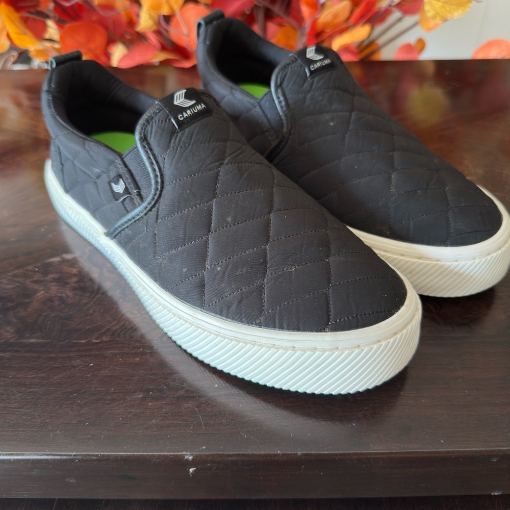 Cariuma Black Quilted Slip-On Shoes size 8.5 women’s